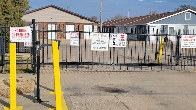 MaxSecure Storage - W Douglas Ave	 3540 W Douglas Ave  Wichita KS 67203